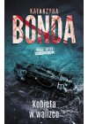 KOBIETA W WALIZCE 